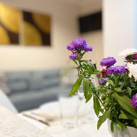 Exclusive 2Br! Apartment Near City Center +Netflix Varsavia Esterno foto