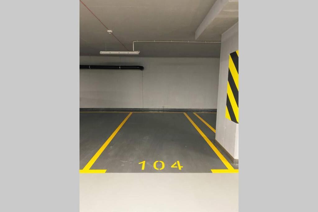 Exclusive 2Br! Apartment Near City Center +Netflix Varsavia Esterno foto