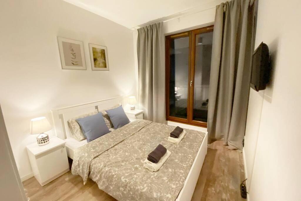 Exclusive 2Br! Apartment Near City Center +Netflix Varsavia Esterno foto