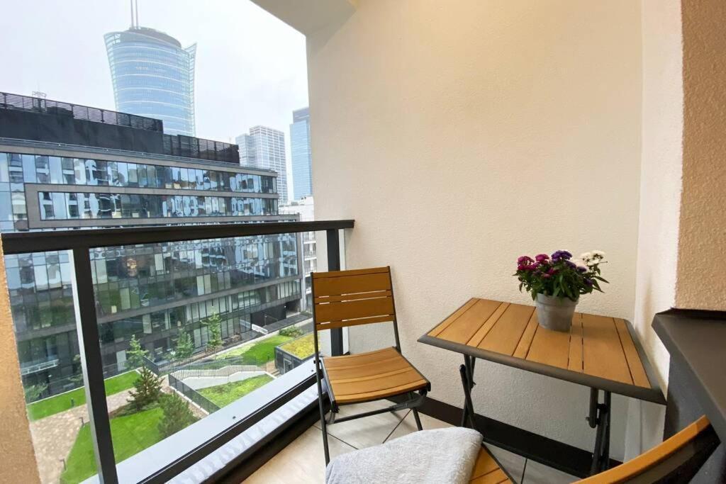 Exclusive 2Br! Apartment Near City Center +Netflix Varsavia Esterno foto