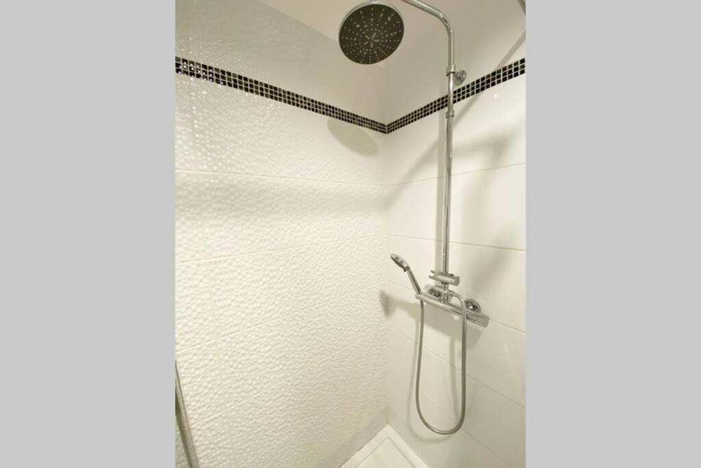 Exclusive 2Br! Apartment Near City Center +Netflix Varsavia Esterno foto